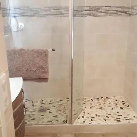 With Direct Access To The 아파트